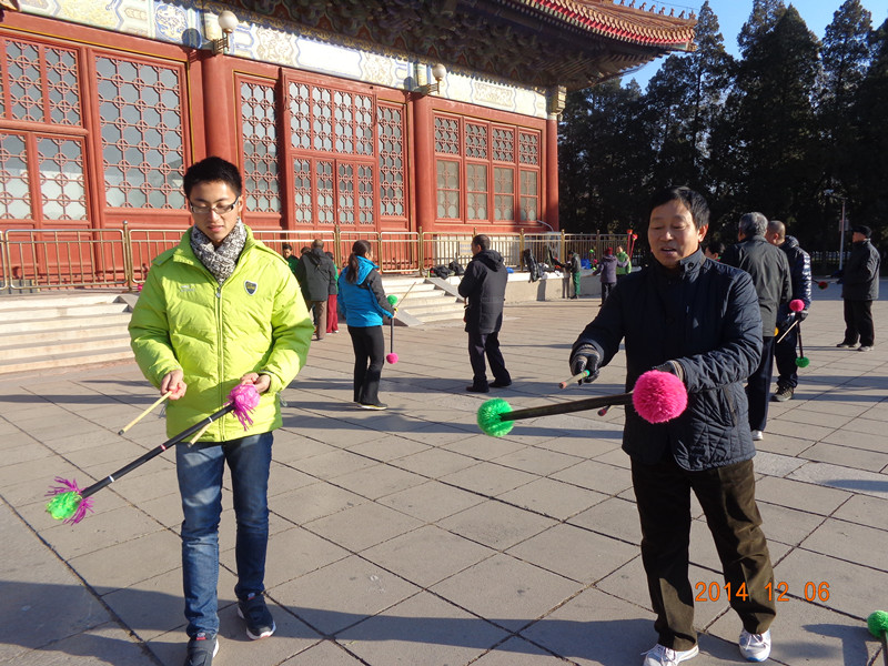 我系学生赴北京学习民俗项目"打花棍"技艺