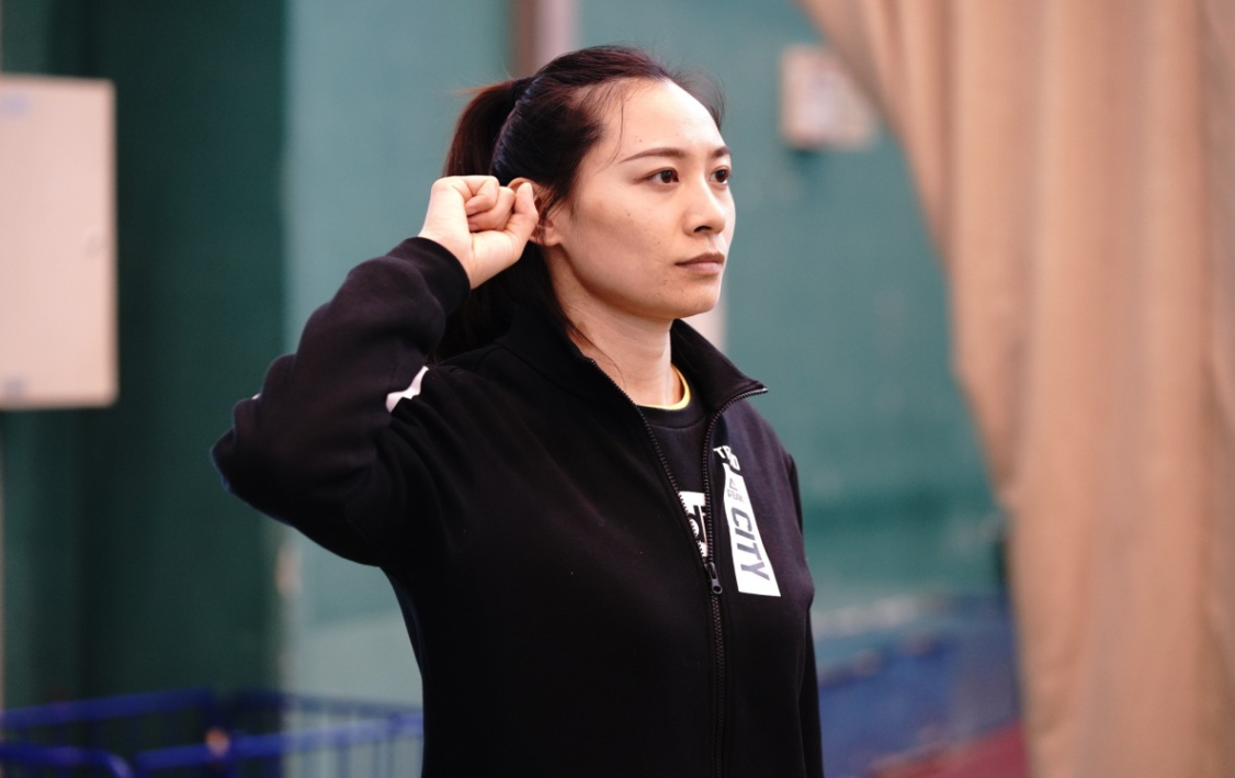 姜倩雯老师带领全体团员青年重温入团誓词