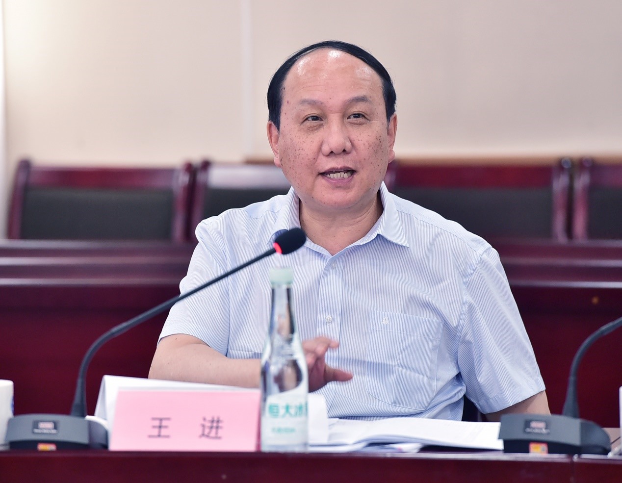 全国人大社会委社会事务室主任王进讲话